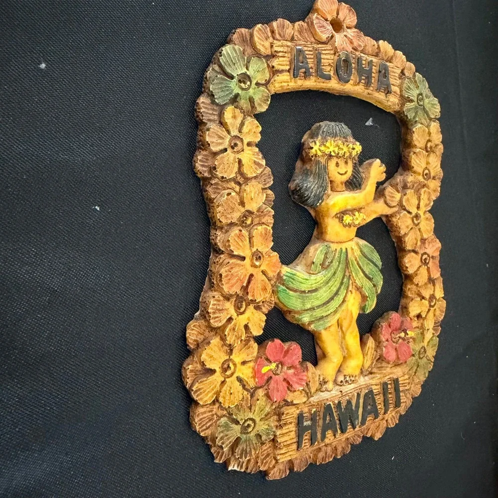 Vintage Aloha Hawaii Hula Girl Wall Plaque Tropical Floral Resin Decor